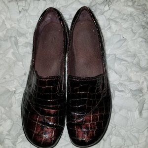 Clarks May Poppy Brown Croc Slip On Shoes.